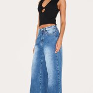 9486d97325b4dff3fcc239b3f66bc831e78ab29c_CNL6080_3_black_soft_knit_plunge_detail_crop_top