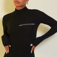 94ab040985fe1c4f29a3c0ec511f62e9f23aa2e1_CMW7129_4_prettylittlething_black_crinkle_rib_half_zip_bodysuit