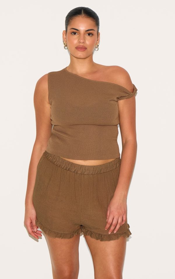 94d372c6f130eeb9ab117308207834c39fa978ab_CNM3056_4_plus_chocolate_frill_edge_textured_shorts