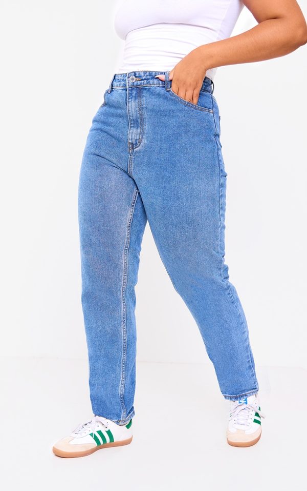 95174704bff9cdeb9d4b2a3e505f3c216d2e46f1_CME1878_2_plus_mid_washed_mom_jeans