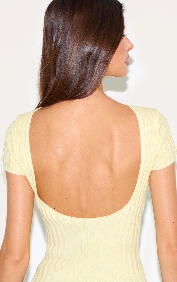 961719dc374d8fe4ba47c7811830d44f75d315a8_CNM7671_4_butter_cream_rib_knit_backless_top