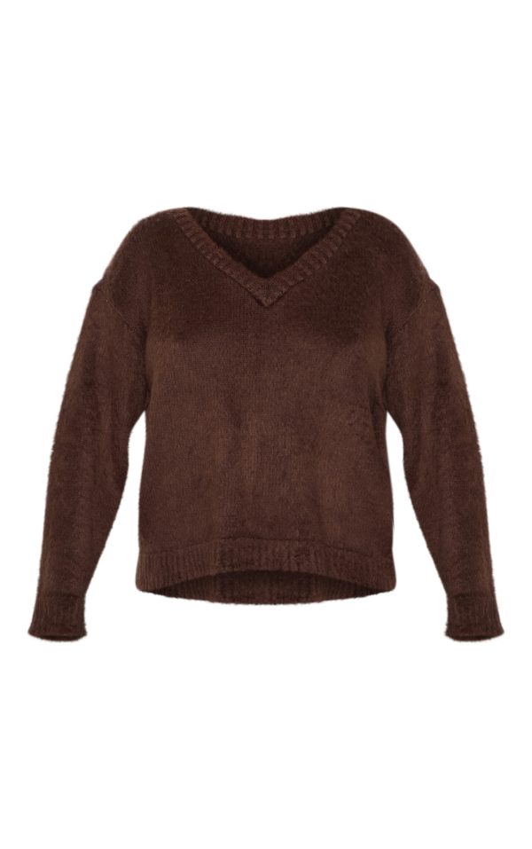 96d6e3c09a395aebea5dd45673ba2f3e84755849_CNM5180_5_plus_chocolate_slouchy_v_neck_eyelash_knit_jumper