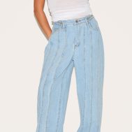 971f9ea8bf485eaa47ea84b5969fd3dc2acc0dd0_CNM2759_2_petite_light_blue_denim_seam_detail_jeans_with_adjustable_straps