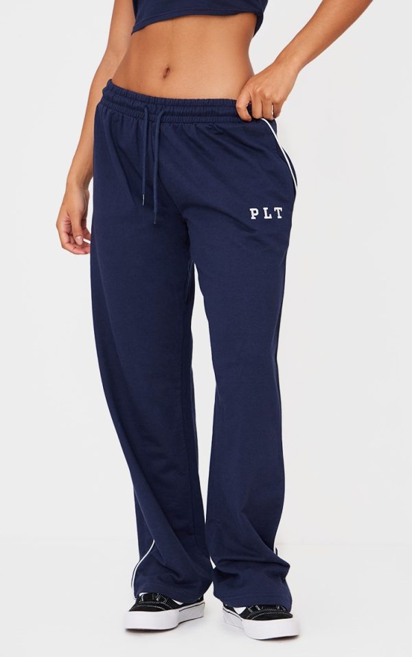 977939c3e8ccf142877761a748e7bf339373f0dc_CNK6437_2_prettylittlething_navy_contrast_binding_wide_leg_joggers