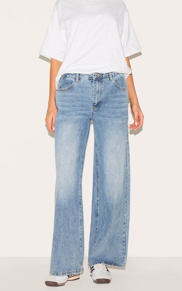 982cd1d66667a88359ebbbd82e42497ff8e904f4_CNL5083_2_light_blue_button_detail_wide_leg_jeans