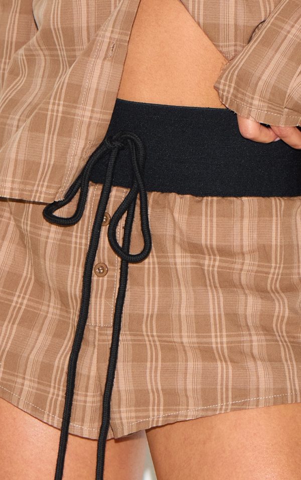 98af4ec487a35d097285e9d6d76ce7b1e5dba21b_CNM3457_5_petite_chesnut_check_mini_shorts_with_waistband_detail