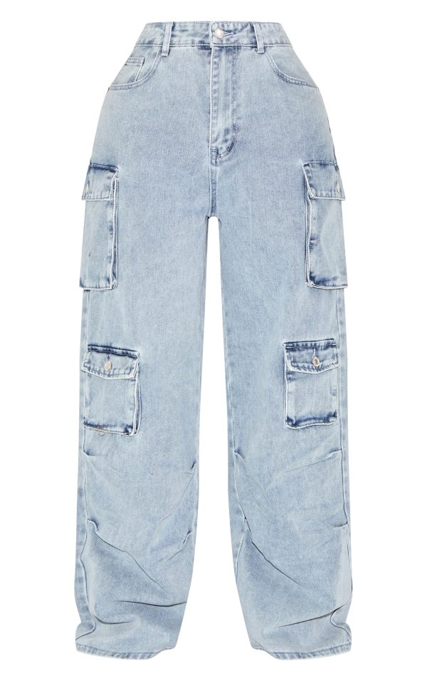 98cd1eb0ceb56671d82b78bcfb26438e82dc8bc1_CNH4109_5_shape_light_blue_wash_denim_pocket_detail_cargo_jeans