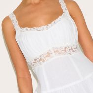 99114339d40e6fb95c640deb49716655ed178704_CNM4417_4_petite_white_tiered_mini_dress_with_lace_details