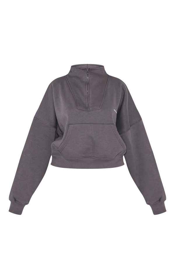 997f4754f9a60c12e268eb2566e4141c2744ced5_CNH0217_5_prettylittlething_petite_charcoal_oversized_half_zip_sweat