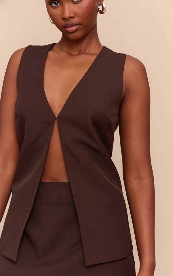 9a0cc5c060d7969e7cad3dc500160d1ebd7e934b_CNM8906_4_chocolate_woven_tailored_hook_and_eye_waistcoat