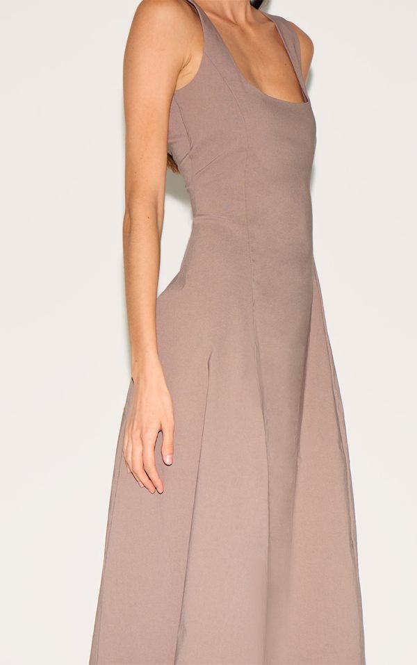 9a46ea4c9e076c4276267163cdf2ec884cd9e236_CNN1638_4_taupe_scoop_neck_sleeveless_maxi_dress