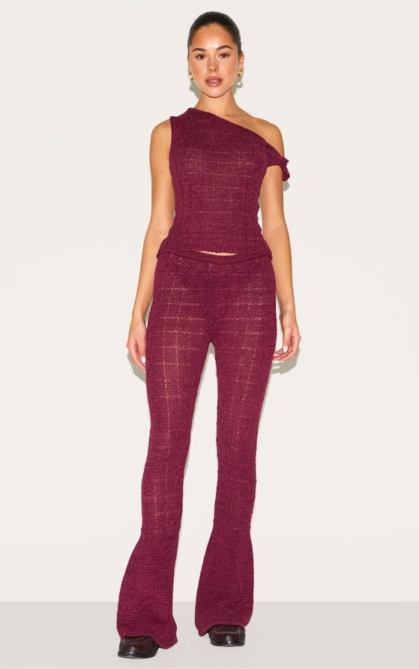 9a4b8eb5307616e25be5c5a601195e472dff3785_CNL8194_3_wine_textured_filigree_knit_twist_neck_vest_top