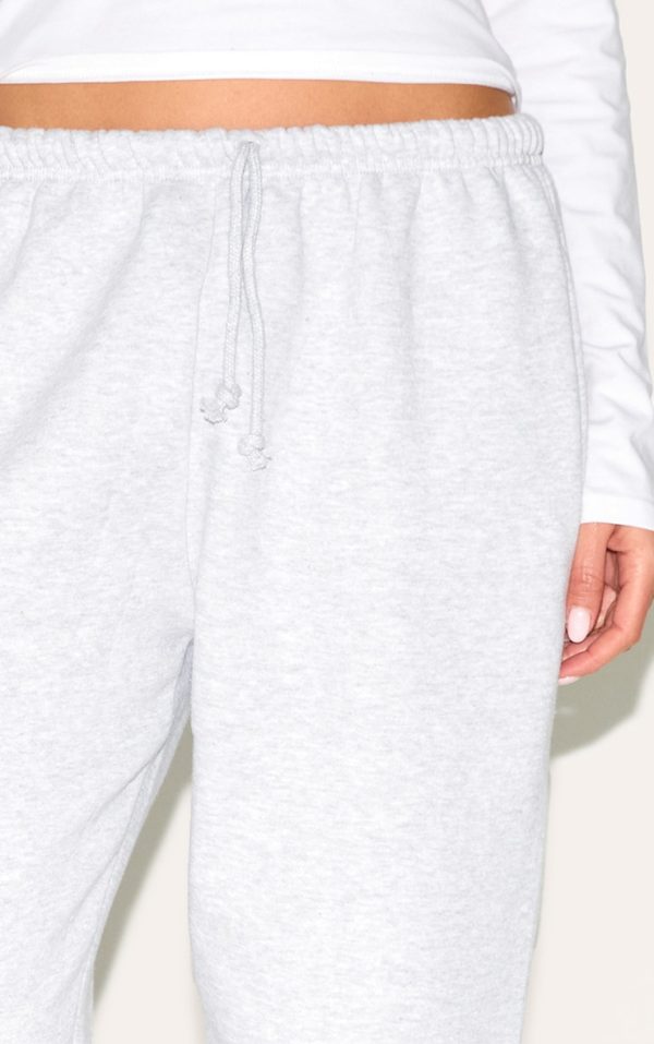9a6be5eadce3523a443a3fb47b4ffba98d6a5c7f_CNL9636_4_ash_grey_straight_leg_cuffed_seam_detail_joggers