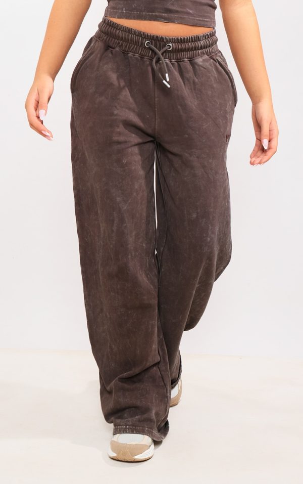 9ab72afb012f6a611e3bef9ae33c8c2bc3e1a498_CNH3713_2_chocolate_washed_oversized_low_rise_wide_leg_joggers