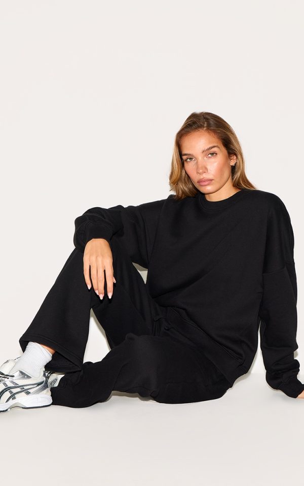 9b04caaf50e060a4cc9855344637e4fe7aabf3bb_CNL8051_4_black_oversized_sweatshirt_tracksuit_set-1