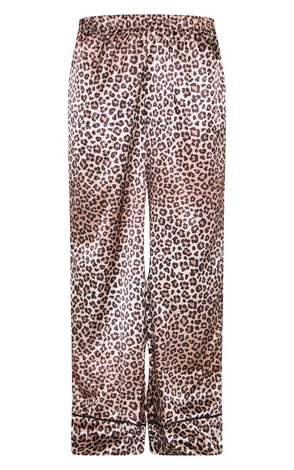 9b0b7b680ce66b6b6ee54ed2e420638a467ad988_CNJ1925_5_leopard_printed_satin_wide_leg_trousers