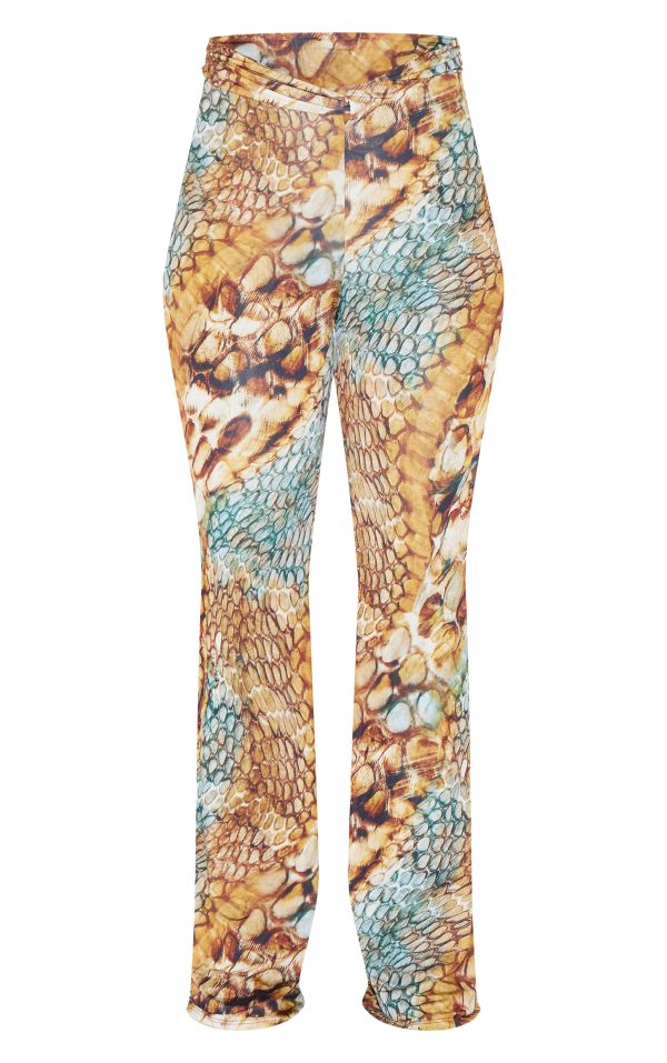 9b3e14af06994f59a93e57d306ec8f5ac7bd8f06_CNK1140_5_plus_multi_abstract_snake_print_double_layer_slinky_flare_trousers