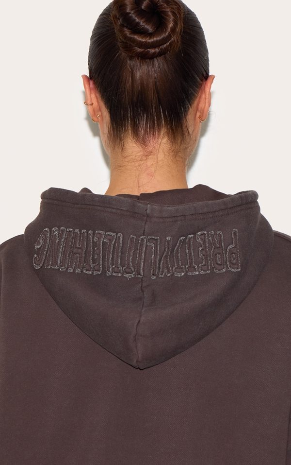 9b71587fc46f228603fffa1298547553084c9a0e_CNL9392_4_prettylittlething_shape_chocolate_hoodie