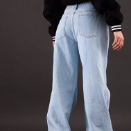9ce3ecadfe7eda793a25c4eb45e2e6945b12e417_CNC1970_3_light_blue_wash_low_rise_wide_leg_jeans