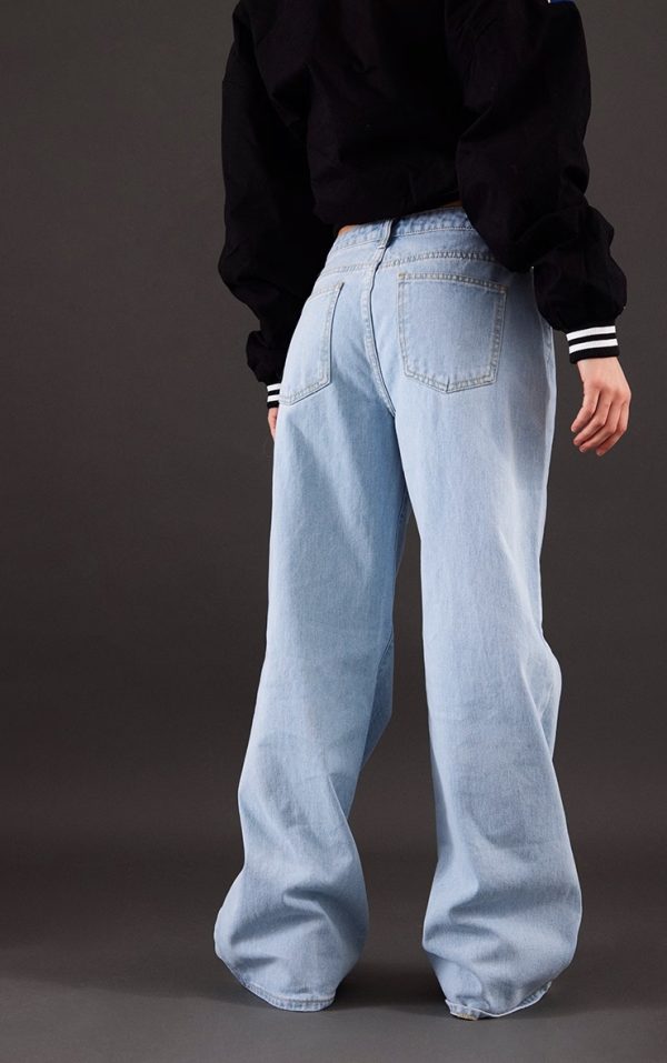 9ce3ecadfe7eda793a25c4eb45e2e6945b12e417_CNC1970_3_light_blue_wash_low_rise_wide_leg_jeans