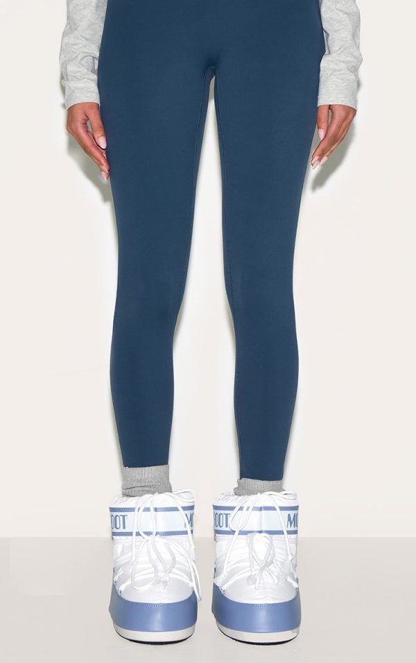 9d854c53ac98aa668121c1a9953e1e12392091e4_CNI7883_5_moon_boot_grey_and_white_icon_low
