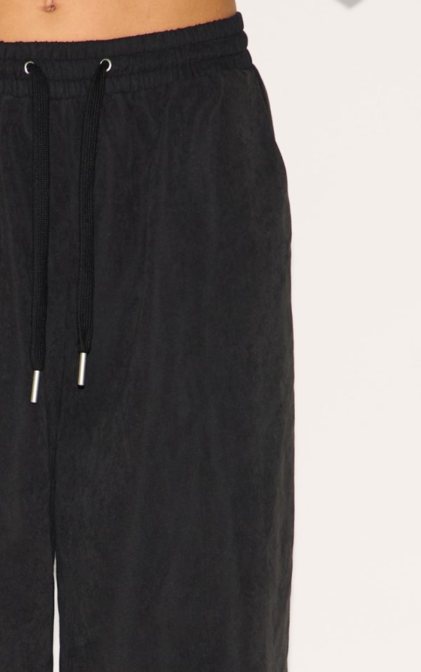9dbe4817904dea143693f32080466da44beaaf49_CNM0139_4_black_peach_skin_woven_wide_leg_trousers