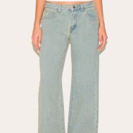9e2779c15919569ea13e9c58dae5688060ccc5df_CNM0298_2_vintage_low_rise_wide_leg_jeans