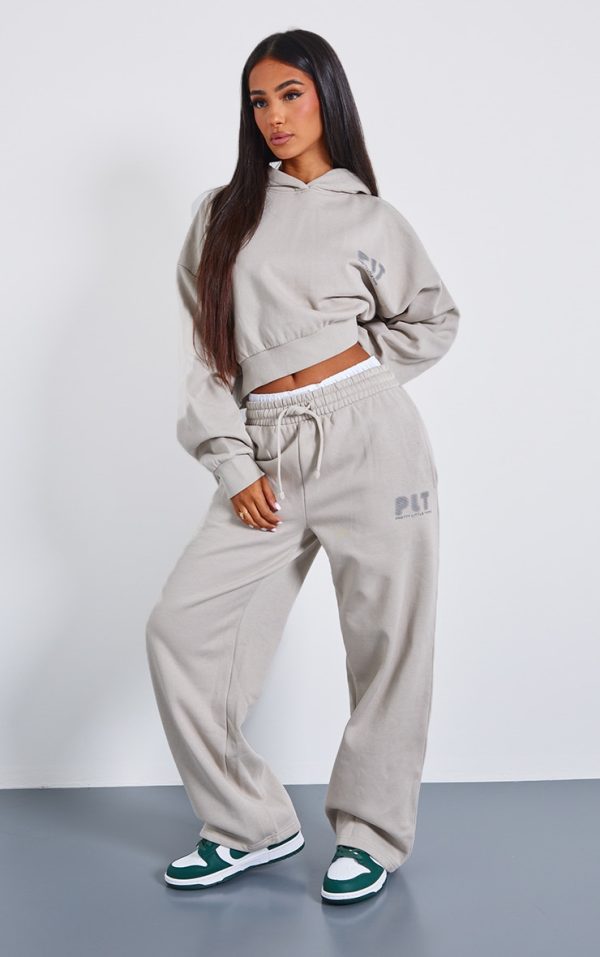 9f3b3f3519bcba2b7e68273dbb447faef33d6050_CNK2932_3_petite_premium_stone_printed_boxy_hoodie