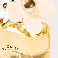 9fbfbcee034493e555a1aff8d8d882e10395cdf2_CNK9896_4_marc_jacobs_daisy_edt_100ml