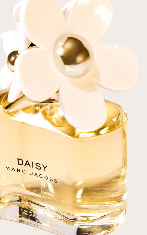 9fbfbcee034493e555a1aff8d8d882e10395cdf2_CNK9896_4_marc_jacobs_daisy_edt_100ml