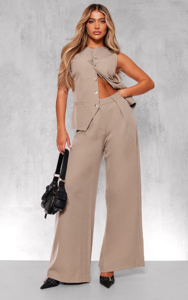 a06258d916d0df51b0e5baee3d8600b83f9704f2_CNJ7367_1_taupe_woven_tailored_wide_leg_pleated_trousers