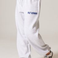 a0b6e9a2f62ca0f9c64a4935bfdce66a098d6d84_CNK1743_2_prettylittlething_ash_grey_premium_studio_print_cuffed_joggers