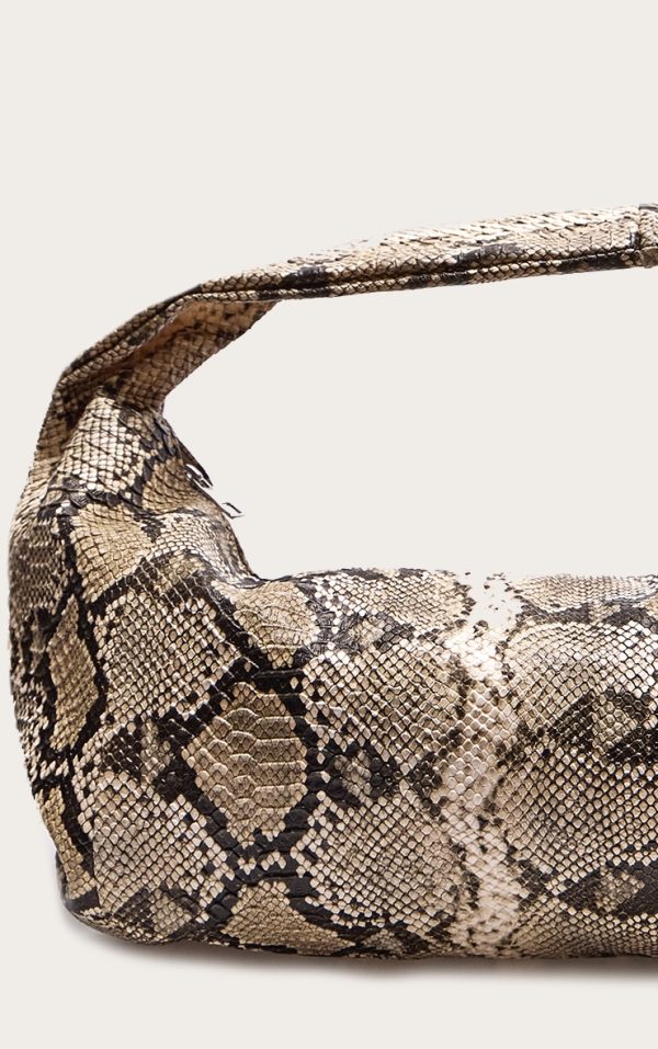 a0e3c40945f30073b81e09a076fa8b2ba5da8e1a_CNL6648_3_snake_print_oversized_pu_tote