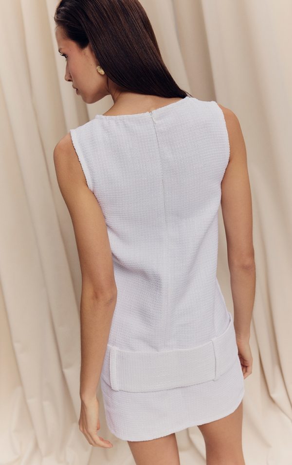a1d6af073450019beba6ea4c999196642b644620_CNL8423_4_white_boucle_oversized_low_belt_shift_dress