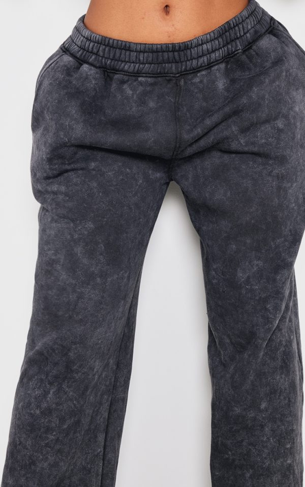 a2e0b6bc82b0875a00850c943eaf2f761fca5cb9_CNK6202_4_shape_black_washed_wide_leg_joggers