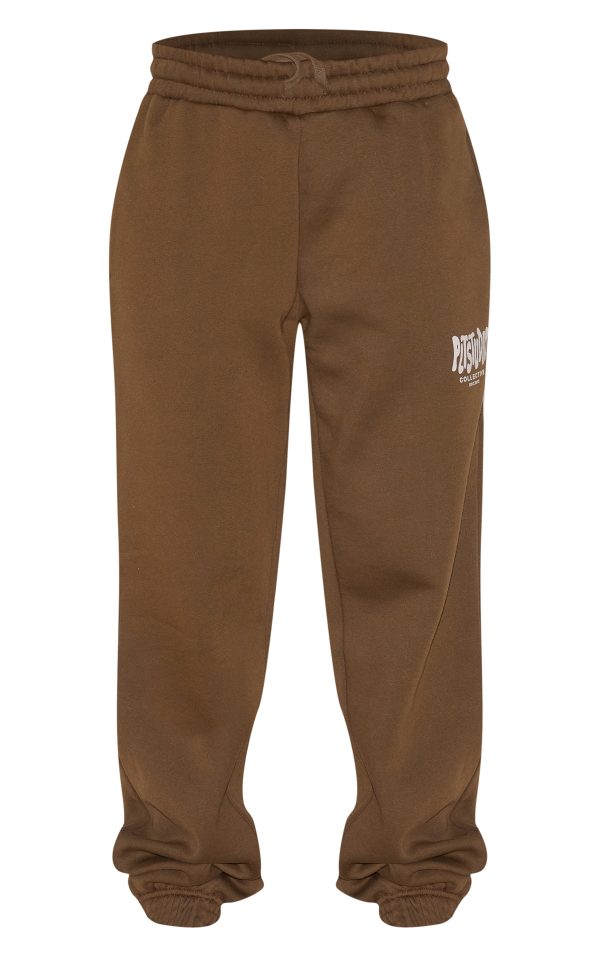 a32a13e98b128b0305130992c3e3ccee77a32102_CNL4256_5_prettylittlething_taupe_studio_print_cuffed_joggers