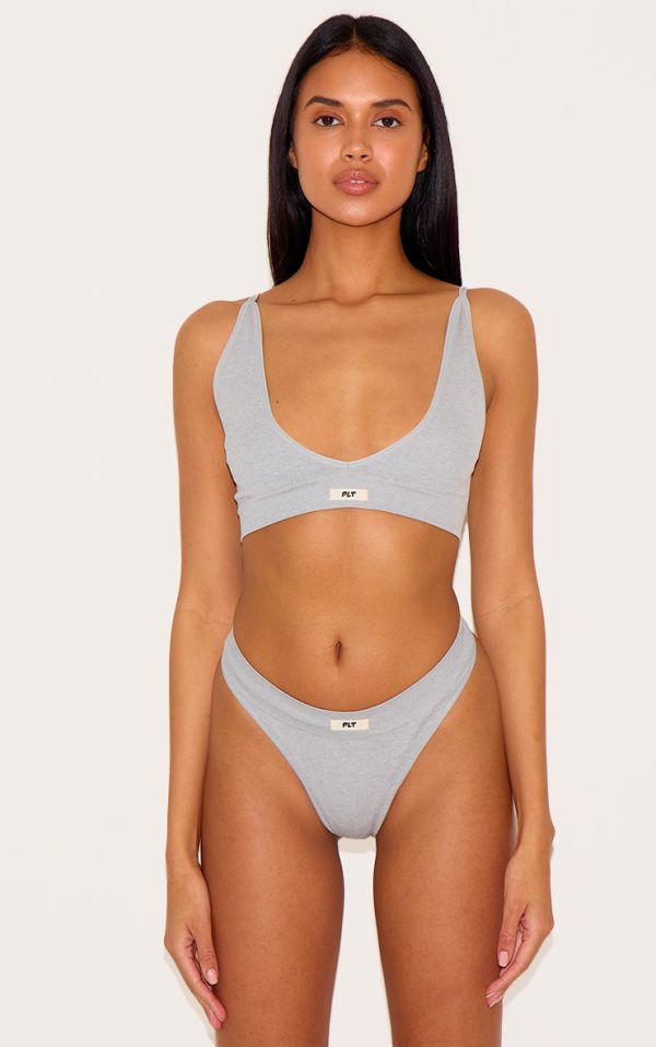a39d891360813e041ae8ce3e005224f71b12a759_CNL0600_3_prettylittlething_grey_badge_seamless_thong