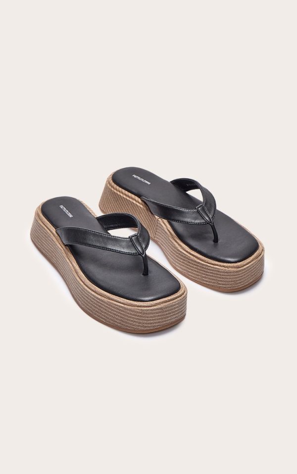 a3da8a83435061f9ee75def20cbb64c230b48fe8_CNL7050_2_black_pu_toe_thong_fake_stack_round_toe_flatform_sandals
