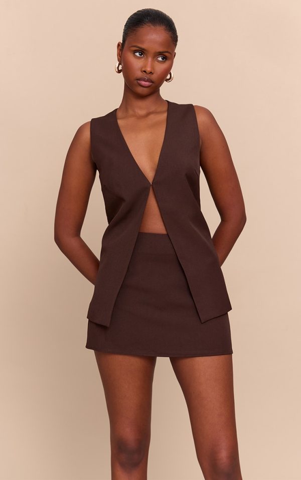 a4c528297a989128566f709c58a7121a04dac517_CNM8906_1_chocolate_woven_tailored_hook_and_eye_waistcoat