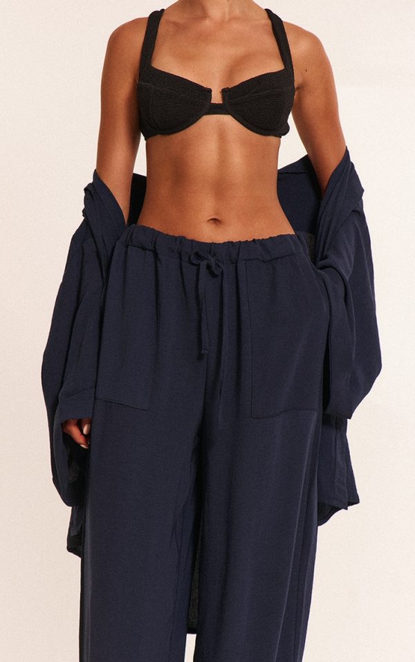 a4ec66bfa706c41cc4d81b7f4b7a56cc9ed45b7f_CNN1469_4_navy_floaty_drawstring_beach_trousers