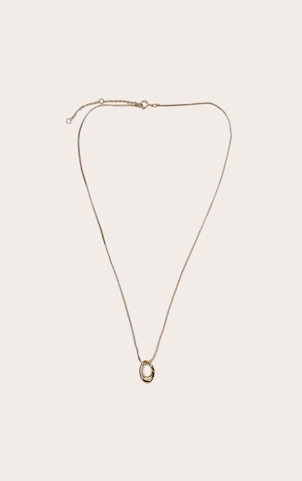 a682e0c402ee176f4ff3644de1bf1ae9691d5f54_CNL6222_2_gold_twist_cut_out_pendant_necklace