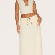 a6949e8ff022273cca9d1ea09e6262a95459887f_CNM6335_3_shape_cream_linen_gold_wave_trim_crop_top