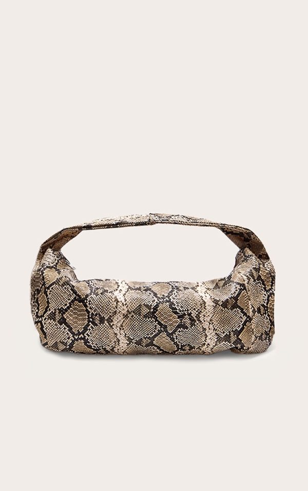 a7aa489b16e8f56413e898c83077c9061283ae1e_CNL6648_1_snake_print_oversized_pu_tote