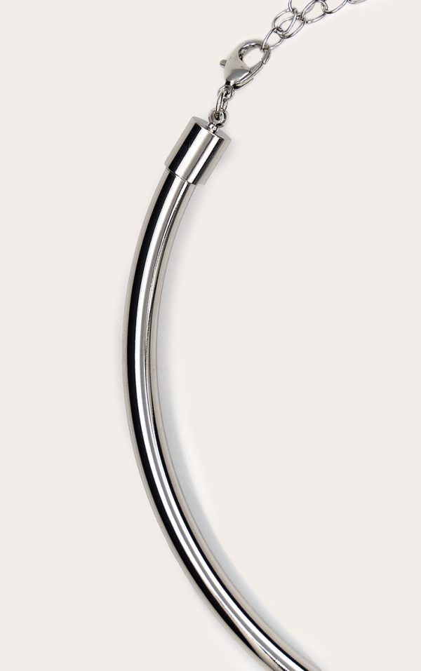 a7f0252e8481ac0b40aff1907d5ff1ba235d9ebf_CNM1946_2_silver_metal_bar_choker