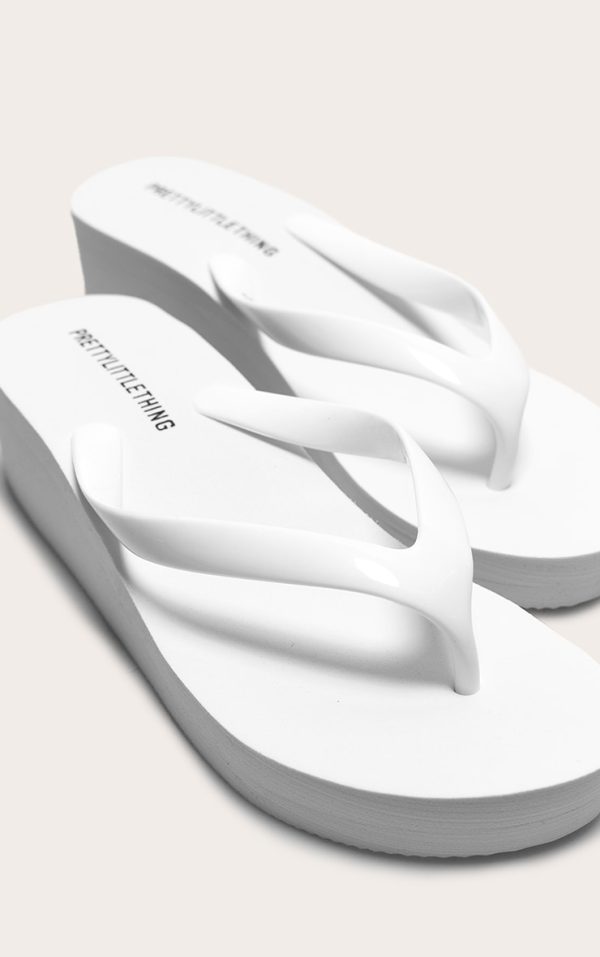 a86ca1f0dcd0b1ec6f002572ee8d61c6e59d8a17_CNB1950_4_white_round_toe_simple_platform_flip_flops