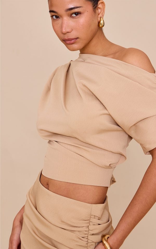 a8aa65a534e7ff794848c0bbf8dad109293a9128_CNM8863_4_sand_woven_ruched_asymmetric_one_shoulder_top