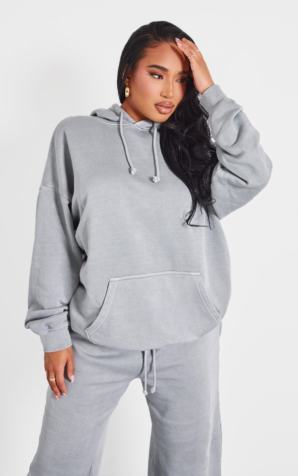 a91fddb27d5442ed139a13a5d35e0e3822a4c964_CNK5649_1_prettylittlething_shape_grey_hoodie-1