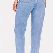 a98a879dfdb4f14e479acad1a9a32c34e58f5674_CNL6140_3_prettylittlething_mid_blue_wash_high_waist_mom_jeans
