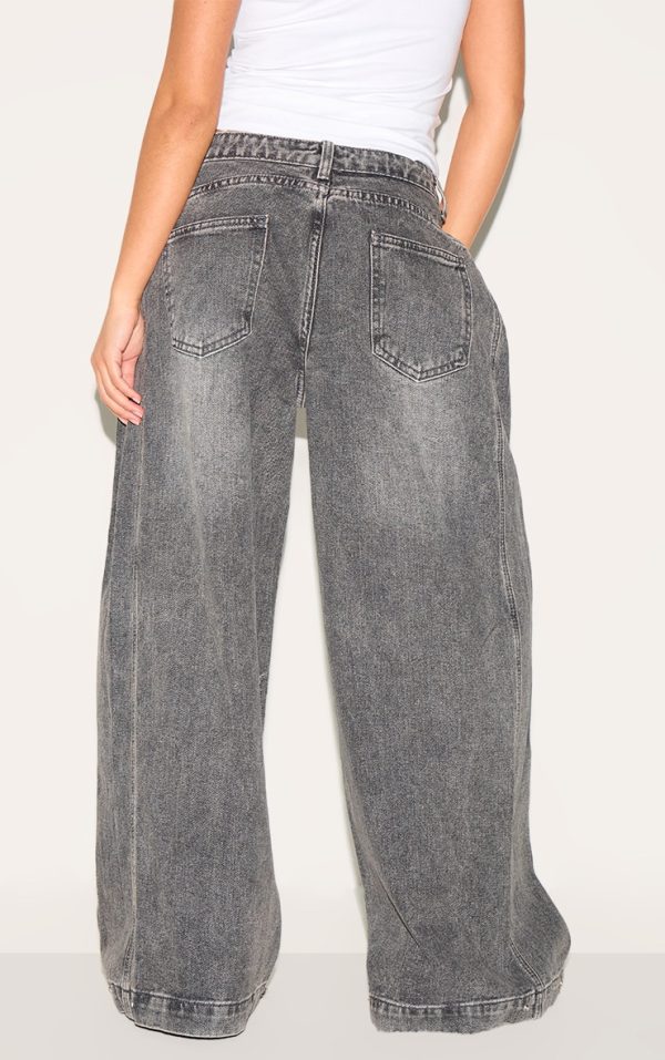 a9b6fad752c34e0b4f951063908e70e8787a766c_CNL5673_3_petite_washed_grey_denim_side_pleated_detail_wide_leg_jeans
