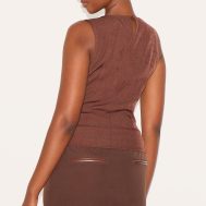 ab4c0346720a9d867e96cddc35fba2c62e564652_CNL9816_2_chocolate_fitted_woven_long_top